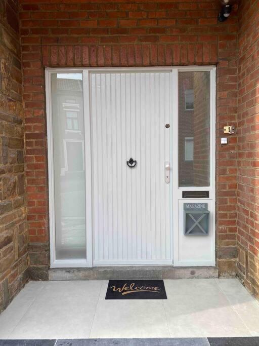 1-E Superbe Appartement Lumineux Charleroi Exteriör bild