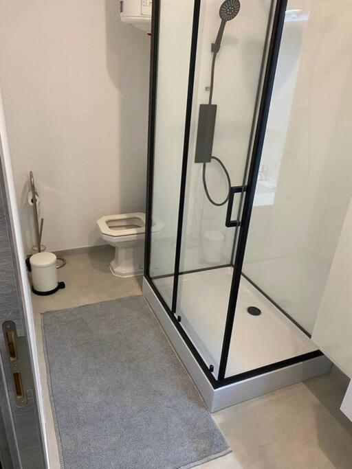 1-E Superbe Appartement Lumineux Charleroi Exteriör bild