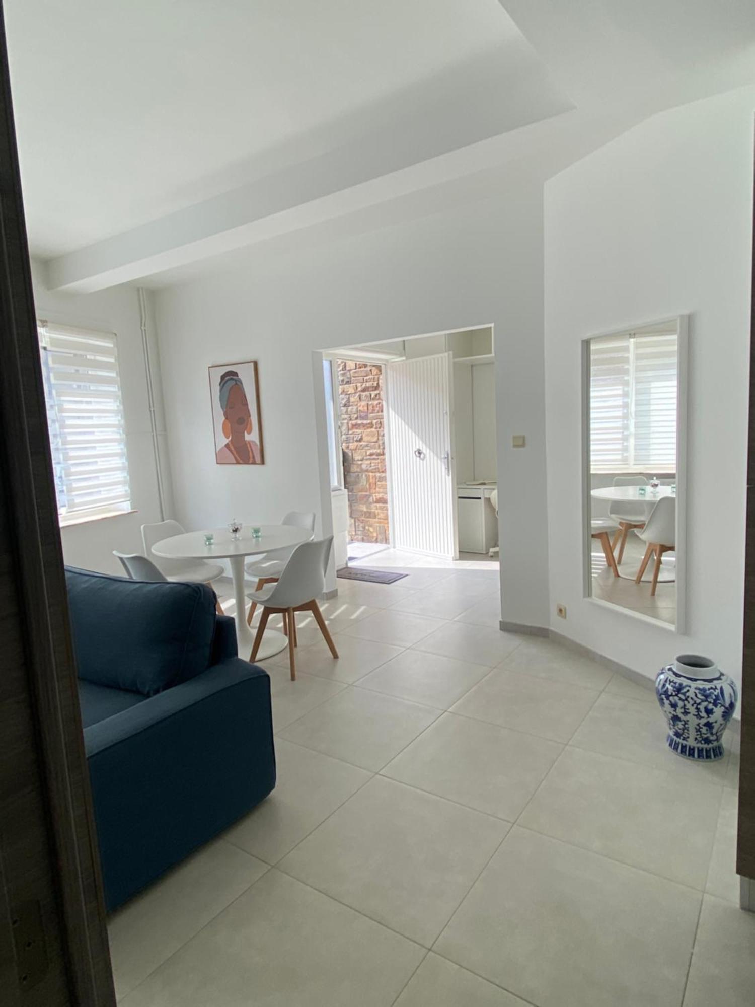 1-E Superbe Appartement Lumineux Charleroi Exteriör bild
