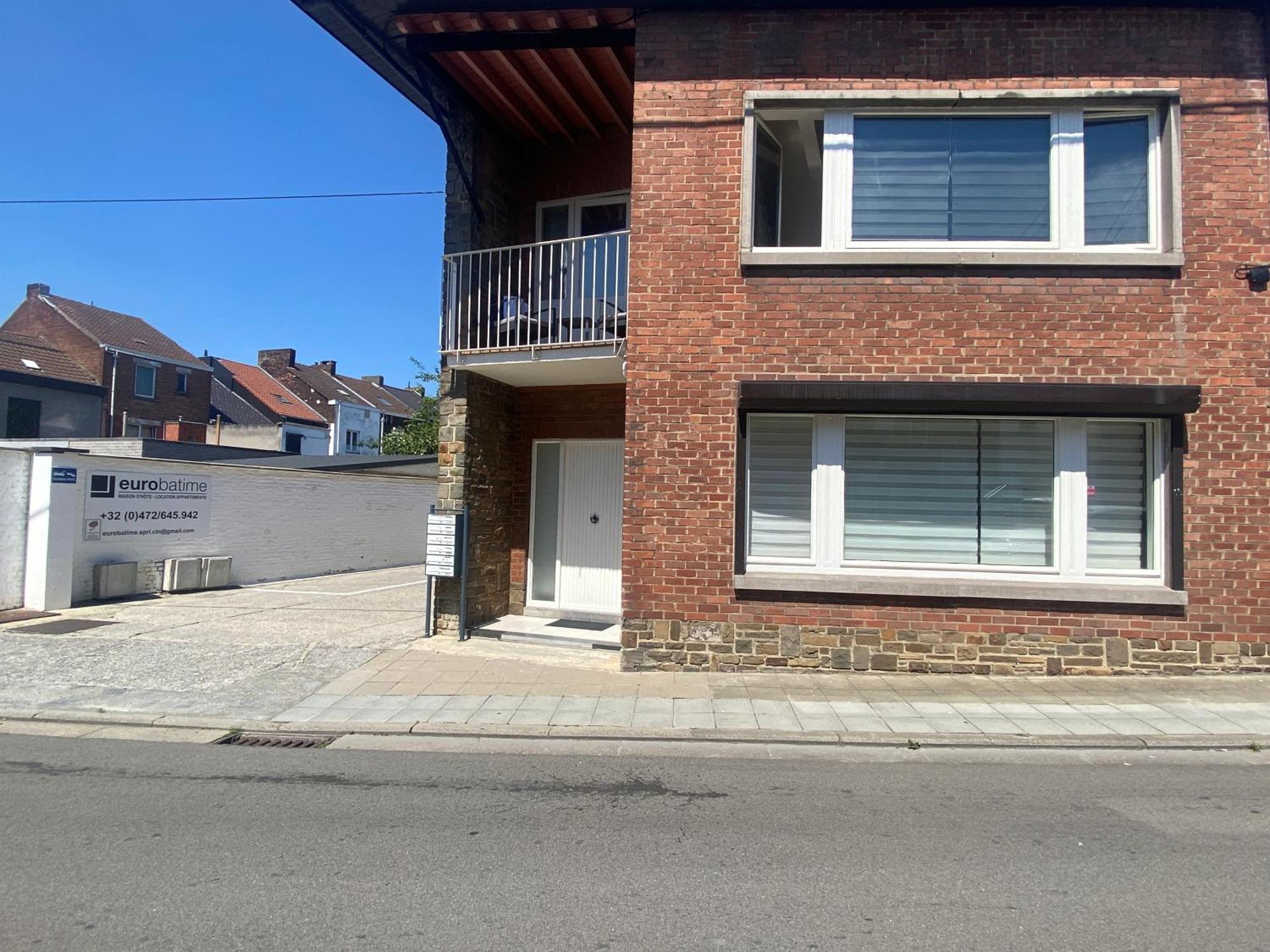 1-E Superbe Appartement Lumineux Charleroi Exteriör bild